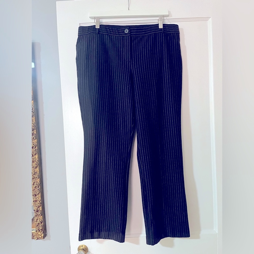 Women’s XLP pinstripe knit pants by NY&CO